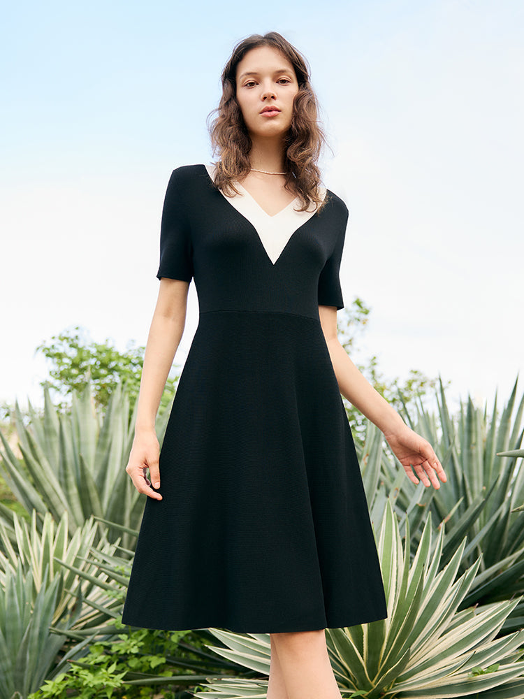 Pre-Order Contrast V-Neck Slim Knitted Women Midi Dress