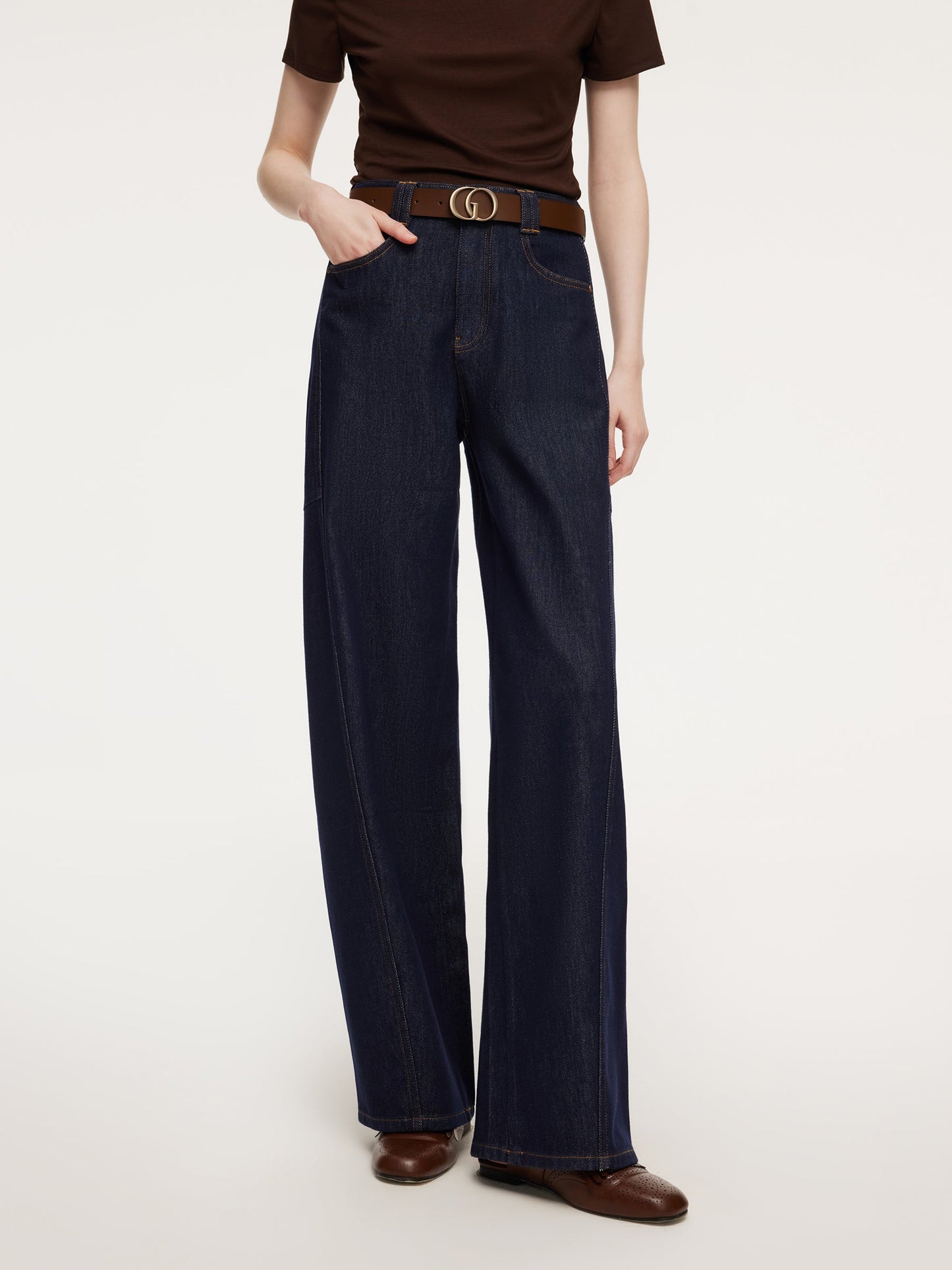 Denim Curved-Leg Women Jeans With Leather Belt