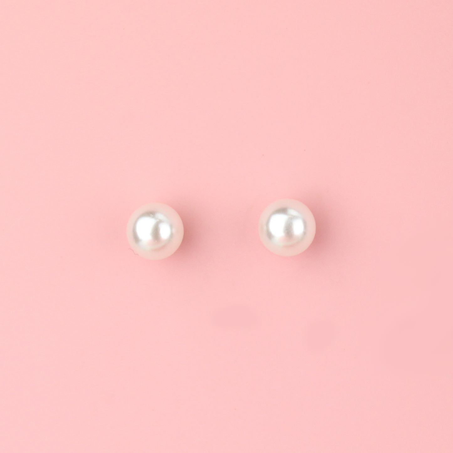 6mm Pearl Stud Earrings (Gold Plated)