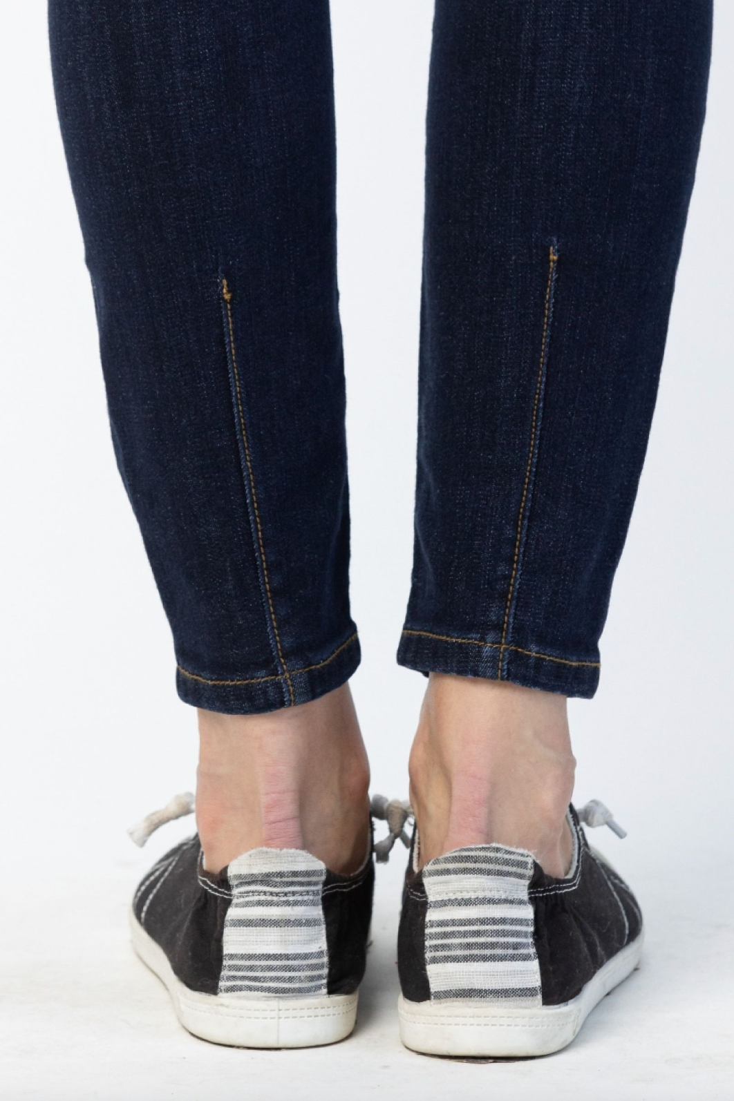 Judy Blue Back Phone Yoke Seam Skinny Jeans