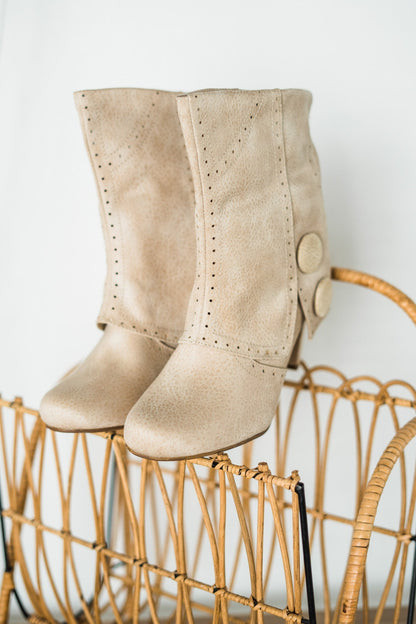 Cowgirl Star Booties in Cream