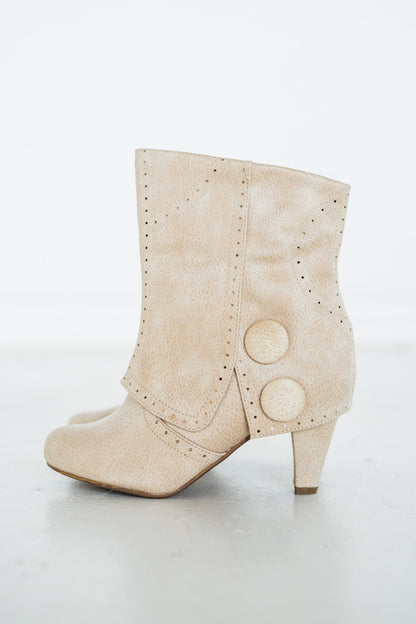 Cowgirl Star Booties in Cream