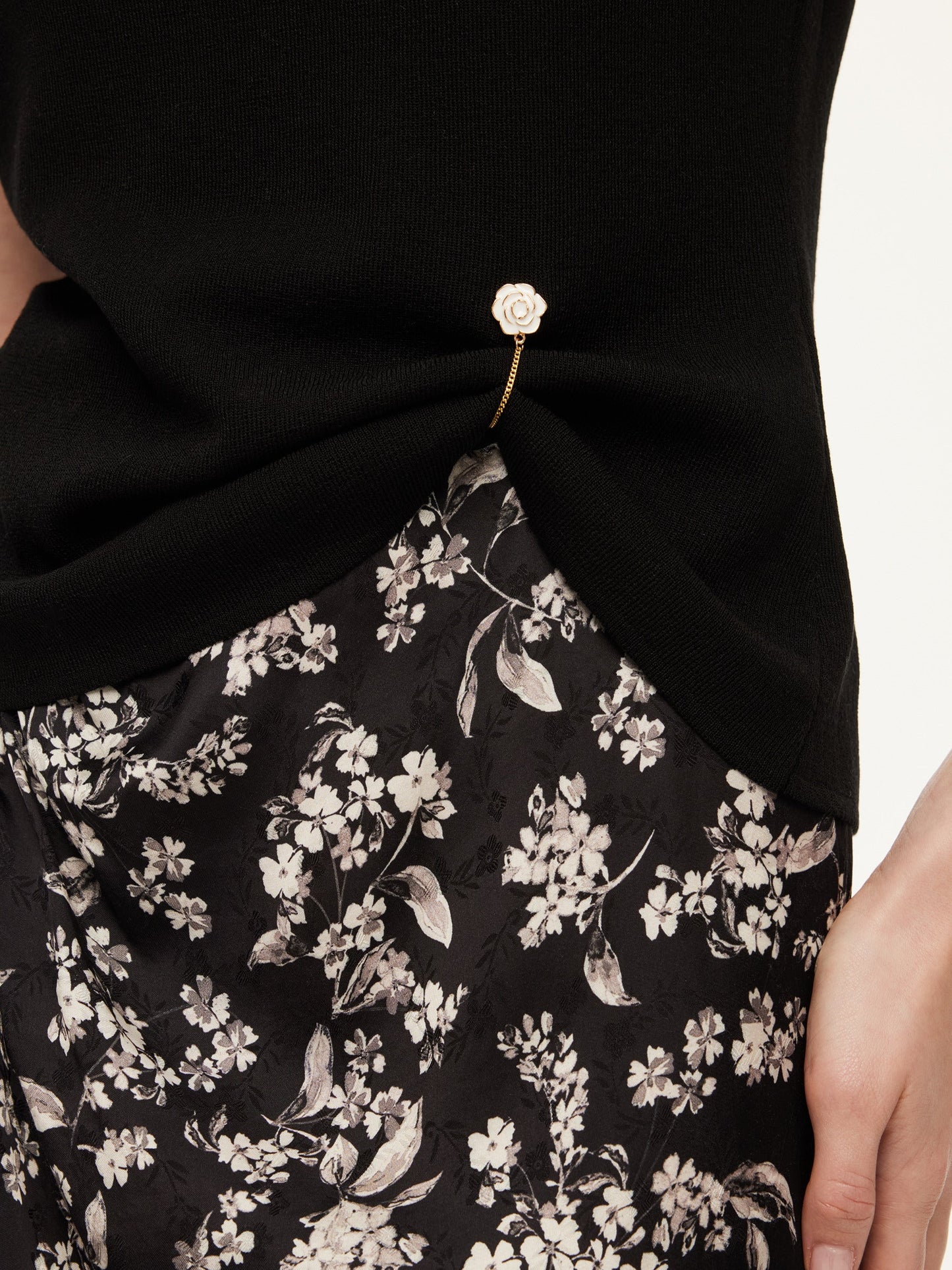 Lyocell Blend Off Shoulder Women Knit Top With Detachable Magnetic Flower
