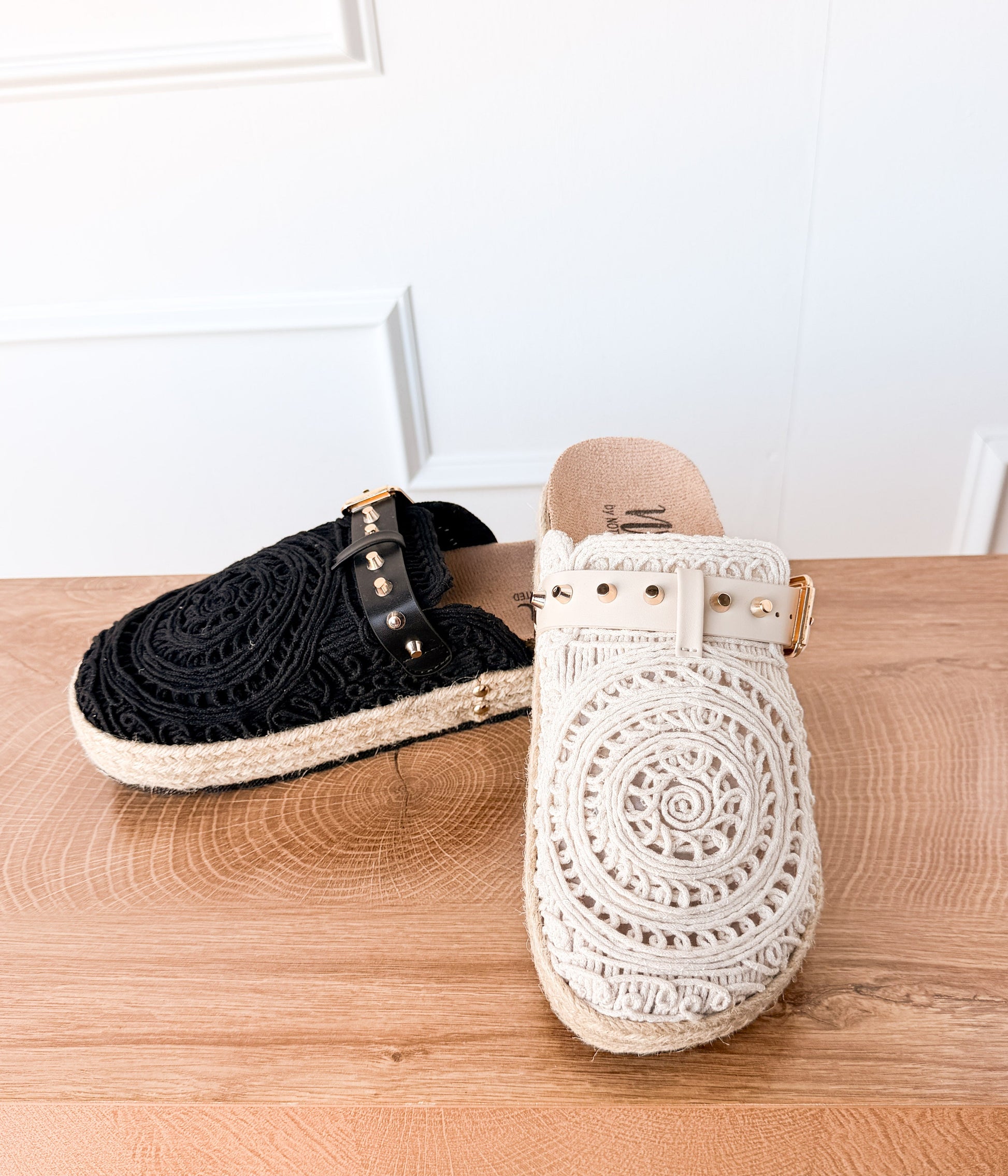 Treads Clogs in White