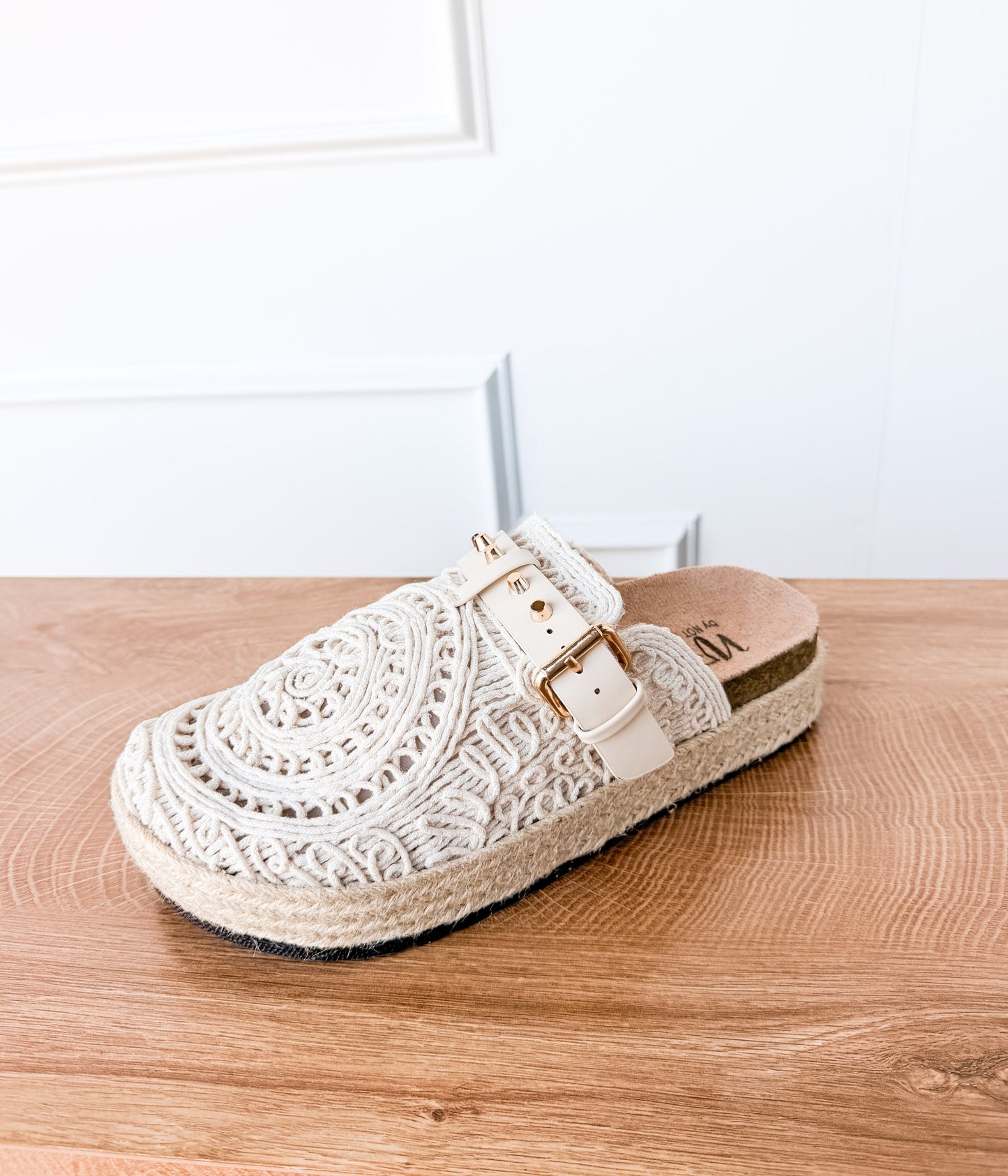 Treads Clogs in White