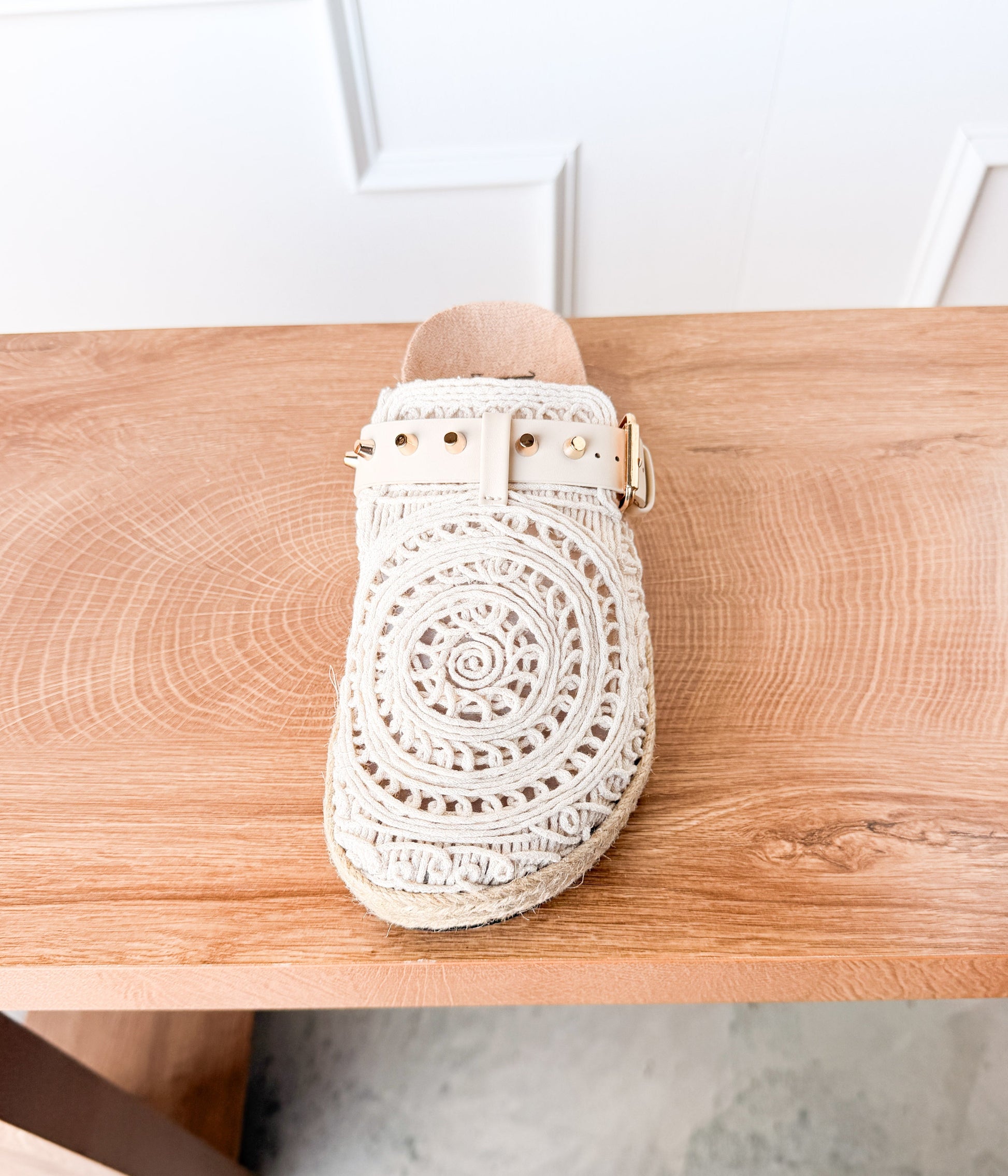 Treads Clogs in White